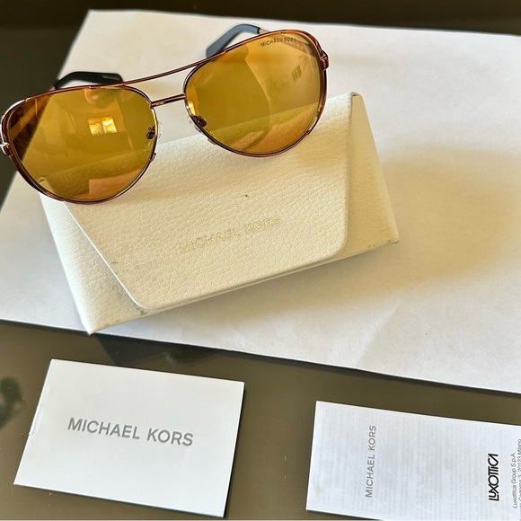 Beautiful MICHAEL KORS sunglasses